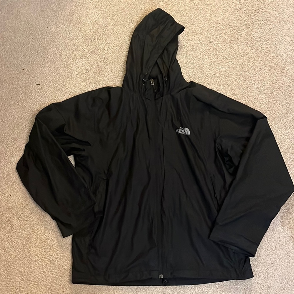 The North Face Raincoat (Men’s Medium)
